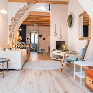 https://cafiero-house.catania-hotels.net